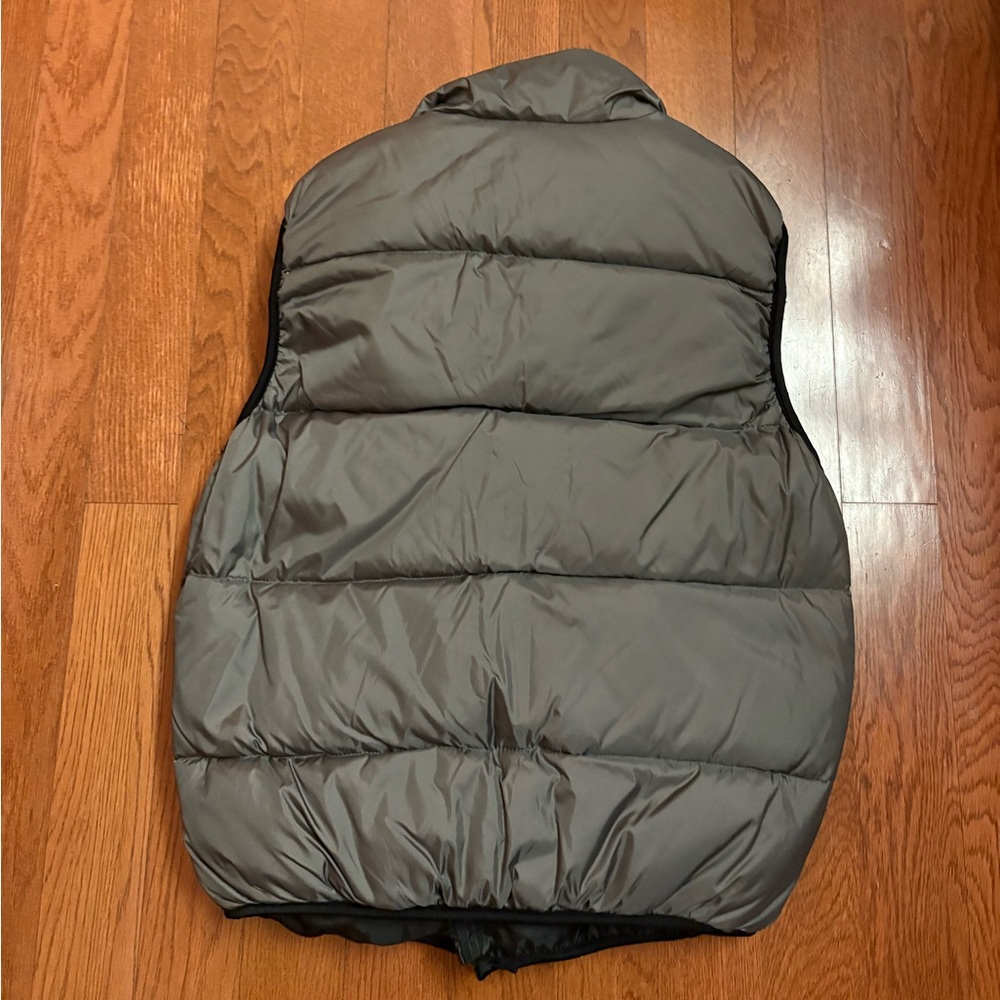 Helly Hansen Reversible Charcoal Grey/Black Puffer Vest. Men’s size medium - Picture 6 of 7